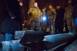Preşedintele Poroşenko a fost, înainte de reuniunea de la Minsk, la locul luptelor de la Kramatorsk
