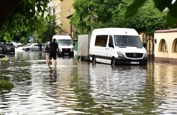 inundatii ajutoare urgenta