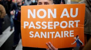 franta proteste pasaport sanitar